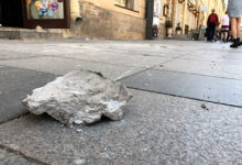 Фото - В Петербурге на россиянку рухнул кусок лепнины