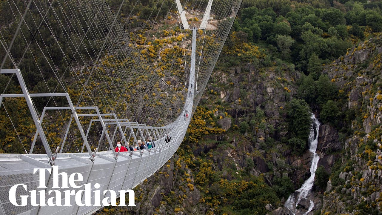 В Португалии открыт самый длинный висячий мост на высоте 175 метров