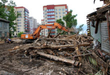 Фото - В российском городе начали сносить нерасселенный дом