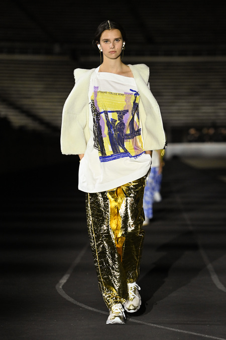 Аня Тейлор-Джой, Миранда Керр, Кара Делевинь и другие на модном шоу Dior в Афинах