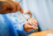 Фото - Доктор Мясников рассказал о неизвестных свойствах прививки от коронавируса