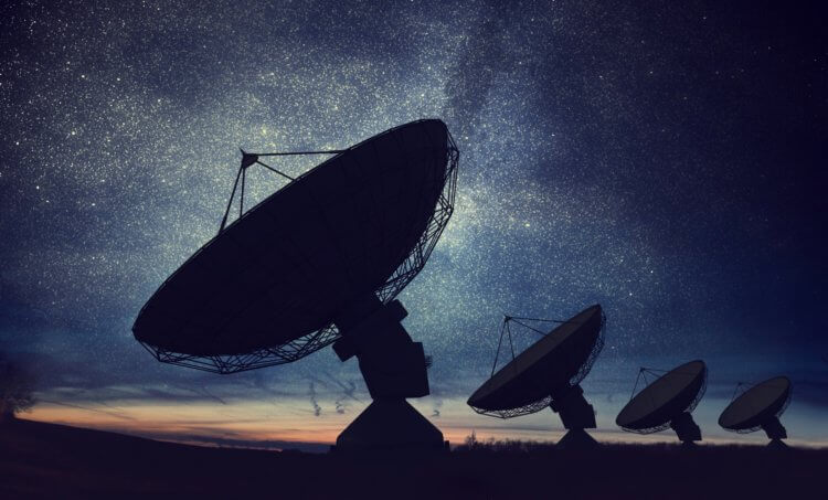 Как один телескоп обнаружил сотни таинственных радиосигналов из космоса?