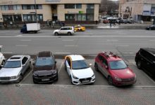 Фото - Новый подростковый челлендж оставил автовладельцев без колпачков на колесах