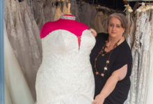 Фото - Прохожие стыдят манекен в свадебном платье за его «лишний вес»