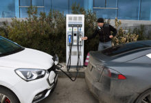 Фото - Развитие электромобилей в России подорожало в два раза