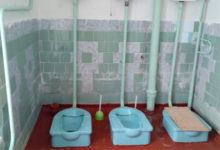 Фото - Российского учителя отчитали за участие в конкурсе на худший школьный туалет