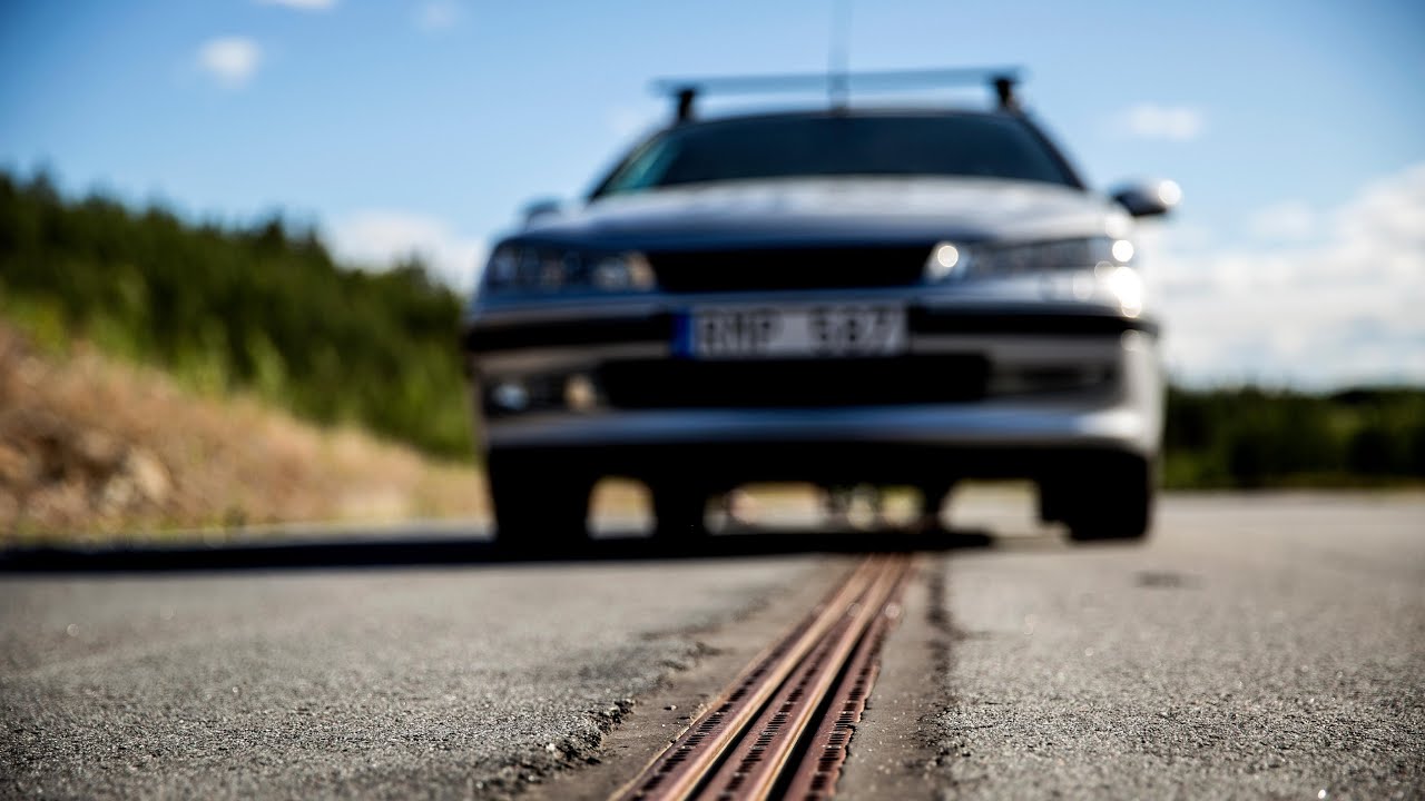 Ford предлагает заряжать электромобили на ходу при помощи грузовиков