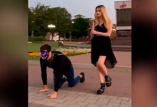 Фото - Российская блогерша «выгуляла» бойфренда на поводке и столкнулась с угрозами