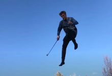 Фото - Трюкач объединил прыжки на батуте с игрой в гольф
