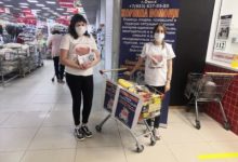 Фото - В магазинах Омска волонтеры собирают продукты для бездомных
