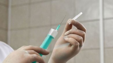 Фото - В Греции антипрививочникам тайно вводили вакцину вместо физраствора