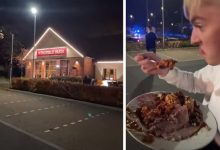 Фото - Посетитель, эвакуированный из загоревшегося ресторана, прихватил с собой еду