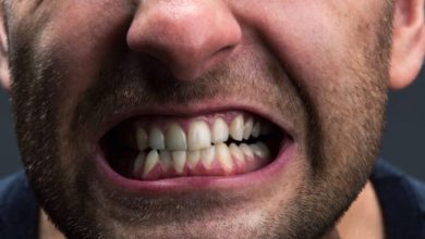 Фото - Почему люди скрипят зубами во сне и что с этим делать?