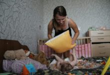 Фото - «Проще отобрать ребенка, чем помочь»: в Омске чиновники считают, что содействие семье не входит в обязанности опеки
