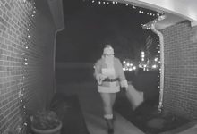 Фото - Санта-Клаус, пришедший к детям, заявил, что они непослушные и не получат подарков