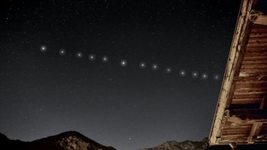 Фото - Спутники Starlink мешают астрономам изучать космос. Вот наглядное доказательство