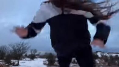 Фото - Женщина прыгнула в снег, но не провалилась, а получила болезненный удар по лицу