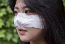 Фото - Защитная маска, прикрывающая только нос, вызвала немало споров