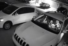 Фото - Камера видеонаблюдения предупредила женщину о том, что в её машину влез злоумышленник