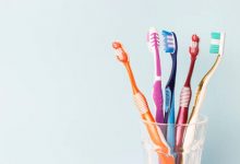 Фото - Учителя отстранили от работы за неоднократное использование чужой зубной щётки