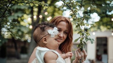 Фото - Гостья проигнорировала правила свадьбы без детей и явилась на праздник с маленьким сыном