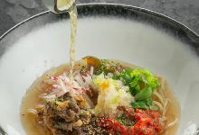 Фото - Рецепт корейского холодного супа кукси со свиной вырезкой
