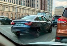 Фото - Новую Lada Vesta сфотографировали на дороге в Москве