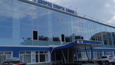 Фото - Фасад дворца спорта «Химик» на Десятинной улице в Великом Новгороде отремонтирован