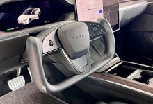 Фото - Владельцы Tesla массово жалуются на облезающие рули