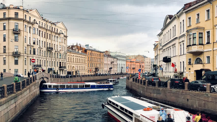 Фото - Элитные квартиры в Петербурге стали теснее