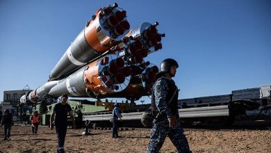 Фото - Ракету с кораблем «Циолковский» установили на стартовом столе Байконура