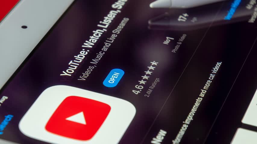 Фото - В Минцифры высказались о планах заблокировать YouTube в России