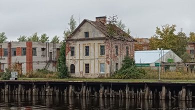 Фото - Викинг в пробковом шлеме. Смольный судится с производителем взрывающихся пакетов для инкассаторов