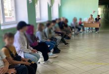 Фото - В Башкирии родители пожаловались, что в школе детям предложили учиться в коридоре