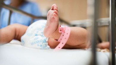 Фото - В Петербурге родители обвинили медсестру больницы в жестоком обращении с недоношенным младенцем