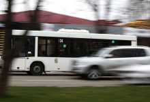 Фото - В Тобольске водитель автобуса зажал дверями ногу женщины с ребенком-инвалидом