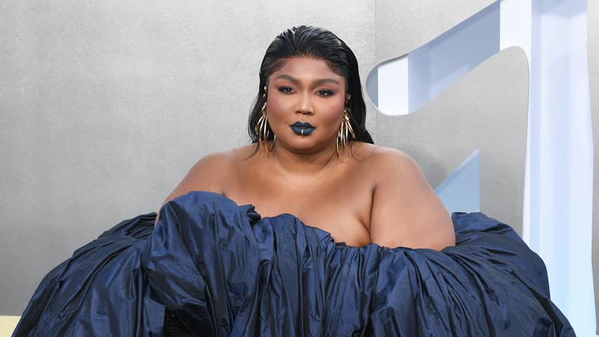 Фото - Певица Lizzo купила бывшее поместье Гарри Стайлса