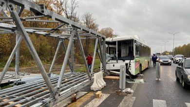 Фото - Под Казанью автобус с пассажирами въехал в строящийся мост