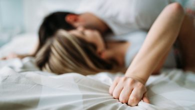 Фото - Психолог объяснила, как перестать стесняться своего тела в постели