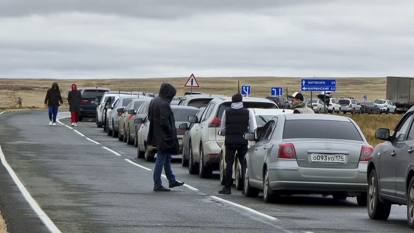 Фото - Денежные переводы из России в Казахстан взлетели в 10 раз