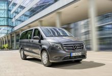 Фото - В Петербурге трое мужчин сожгли Mercedes предпринимателя, требуя у него деньги