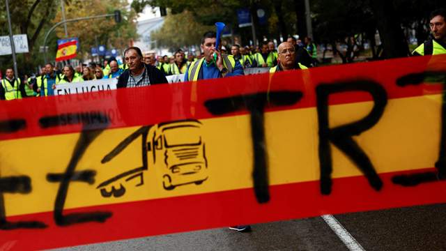Фото - Забастовка испанских транспортников обойдется в €600 млн в день