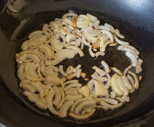 Плов с курицей и лисичками