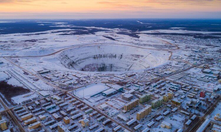 Кимберлитовая трубка или самая большая дырка в Земле