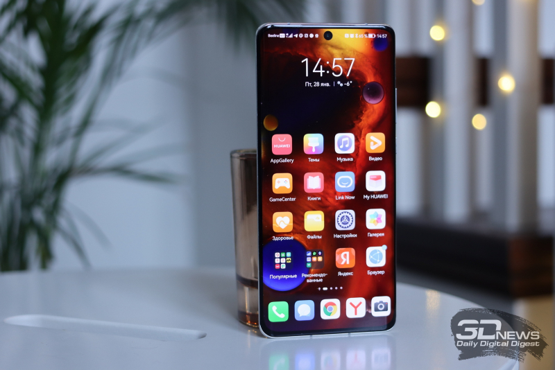  Huawei P50 Pro, лицевая панель: фронтальная камера в отверстии в верхней части экрана, разговорный динамик под верхней кромкой корпуса 