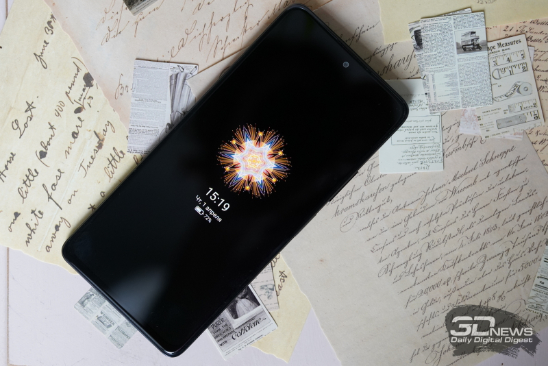  Xiaomi Redmi Note 10 Pro, лицевая панель: фронтальная камера по центру в верхней части, разговорный динамик под верхней кромкой 