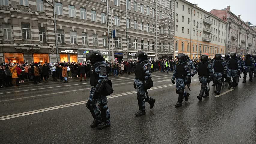 Фото - Иноагентам запретили служить в МВД и проводить митинги