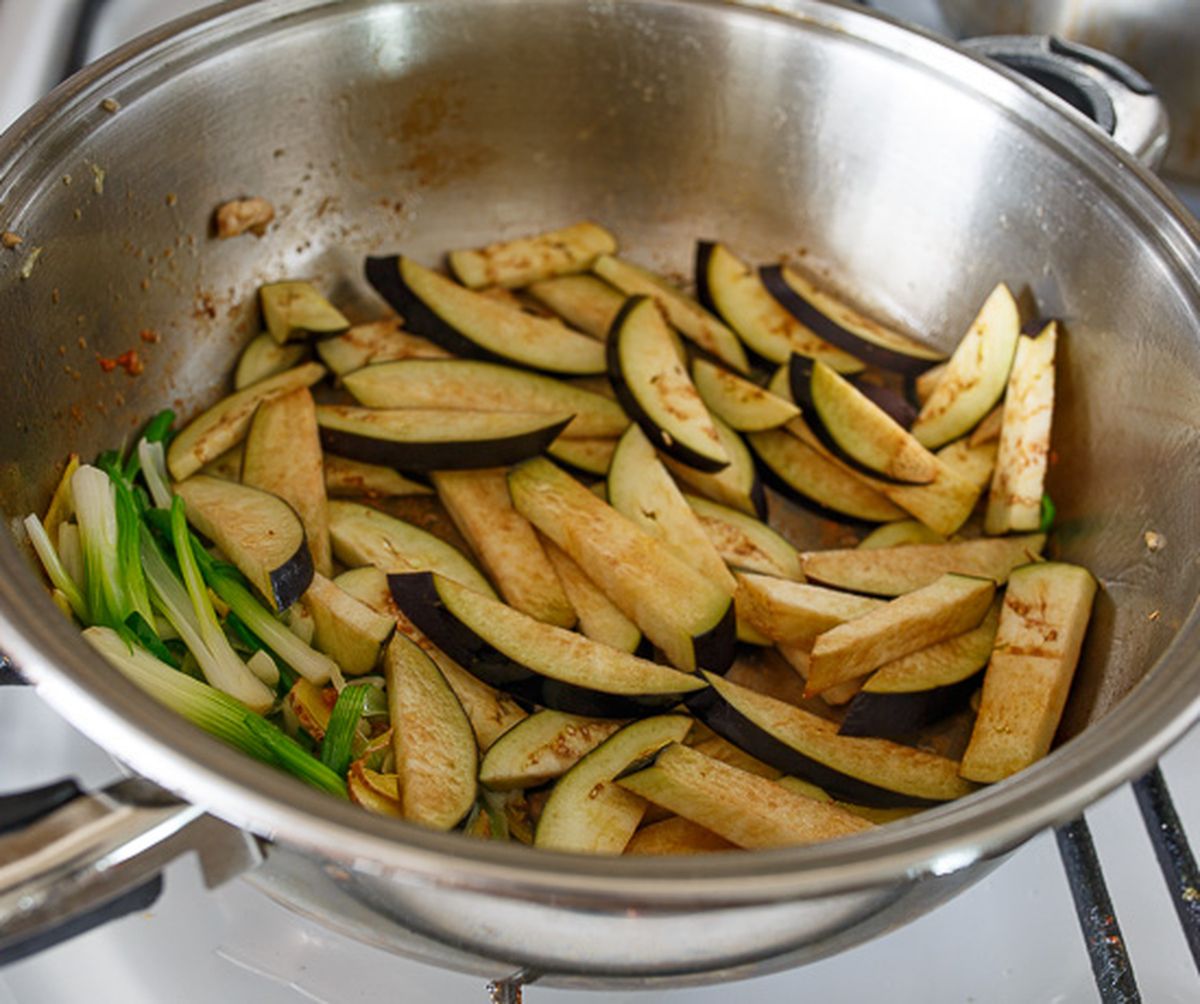 Стеклянная лапша с курицей и овощами